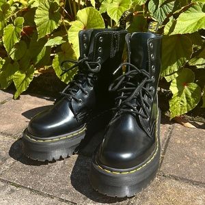 Doc Marten Jadon Boot - Black Leather Platform Boot - size USM 6 (W7)